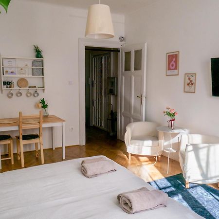 Quiet Apartment Near Buda Castle Budapest Bagian luar foto